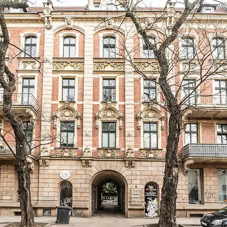 Rentplanet- Damrota Apartment *